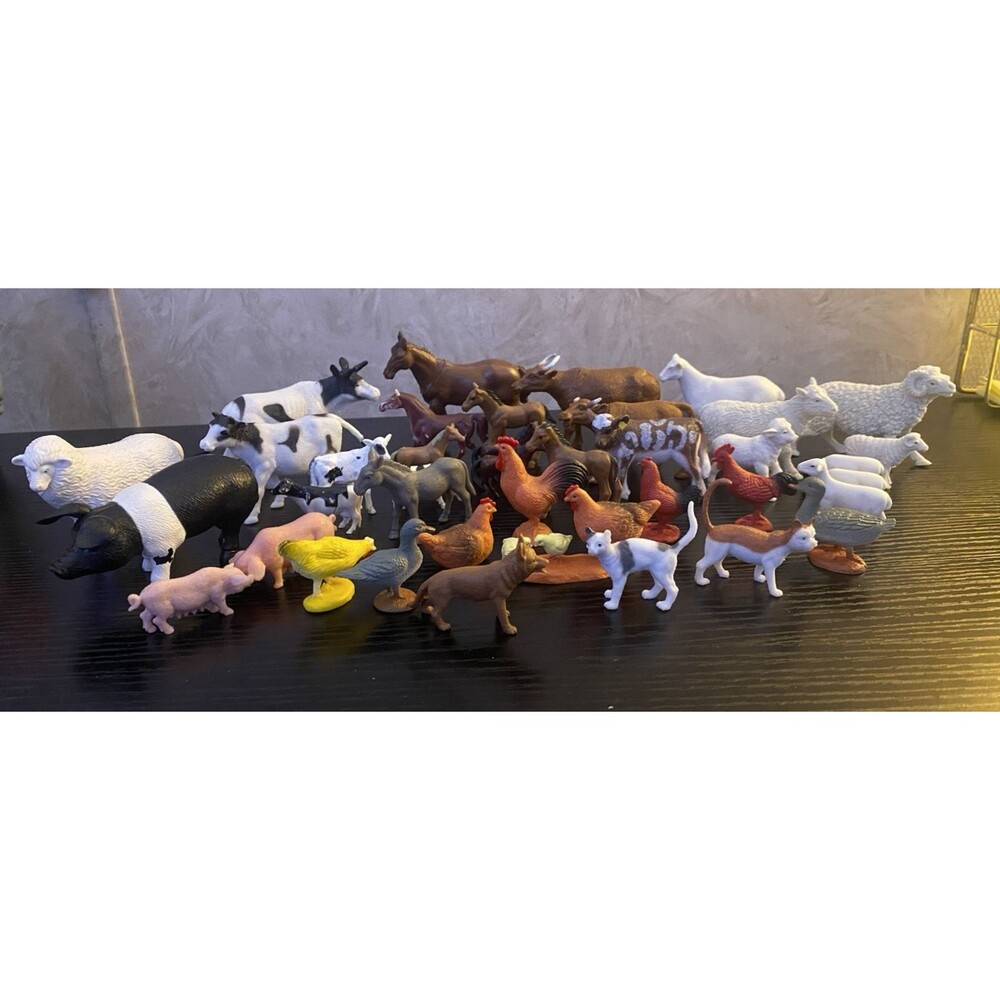 Lot of 39 Plastic assorted Farm animals toy figures Cows Horses Pigs Sheep etc..